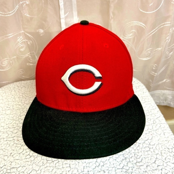 Cincinnati Reds Fitted Cap, 7-3/8 - Picture 1 of 11